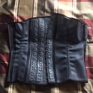 Waist trainer size 36